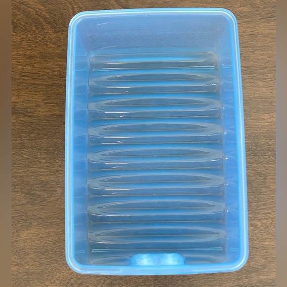 TUPPERWARE FRIDGESMART MEDIUM VENTED VEGGIE FRUIT KEEPER - Picture 10 of 14